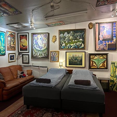 Brimarsbru Sleep Inn-Art Gallery Njarthvik Zewnętrze zdjęcie